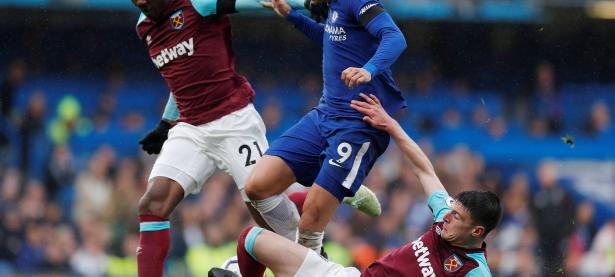 英超联赛展开激烈角逐，竞争激烈不分胜负