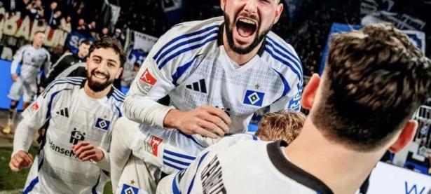 柏林赫塔队在德甲比赛中逆转对手取得胜利