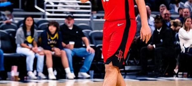 包含外线射手打破纪录，三分球命中率高迷人的词条