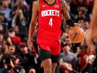 76人复出首战，格林状态火爆，连续三场30+成为焦点！