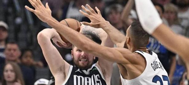 东契奇，唐斯，狂砍50分！的简单介绍