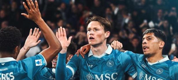 那不勒斯球员纷纷进球，球队士气高涨