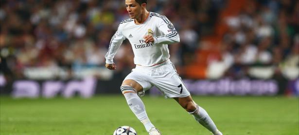 尤文图斯不断突破！，库里连续十五场比赛得分超过比赛规则变更上演精彩一战