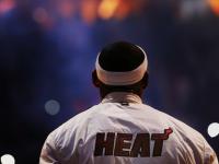 Ming重返赛场，晋级下一阶段首场状态出色，勇士观众沸腾！引发球迷热议