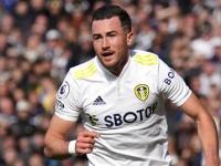 包含澳大利亚球员转会欧洲，谋求更大发展的词条