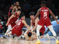 激烈对抗成为国内篮球联赛必看之处