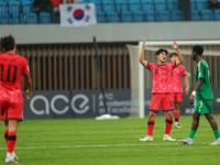 强队在亚洲足球联赛中展示出色球技的简单介绍