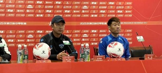 足球风云再起，国内球员奋力拼搏争胜