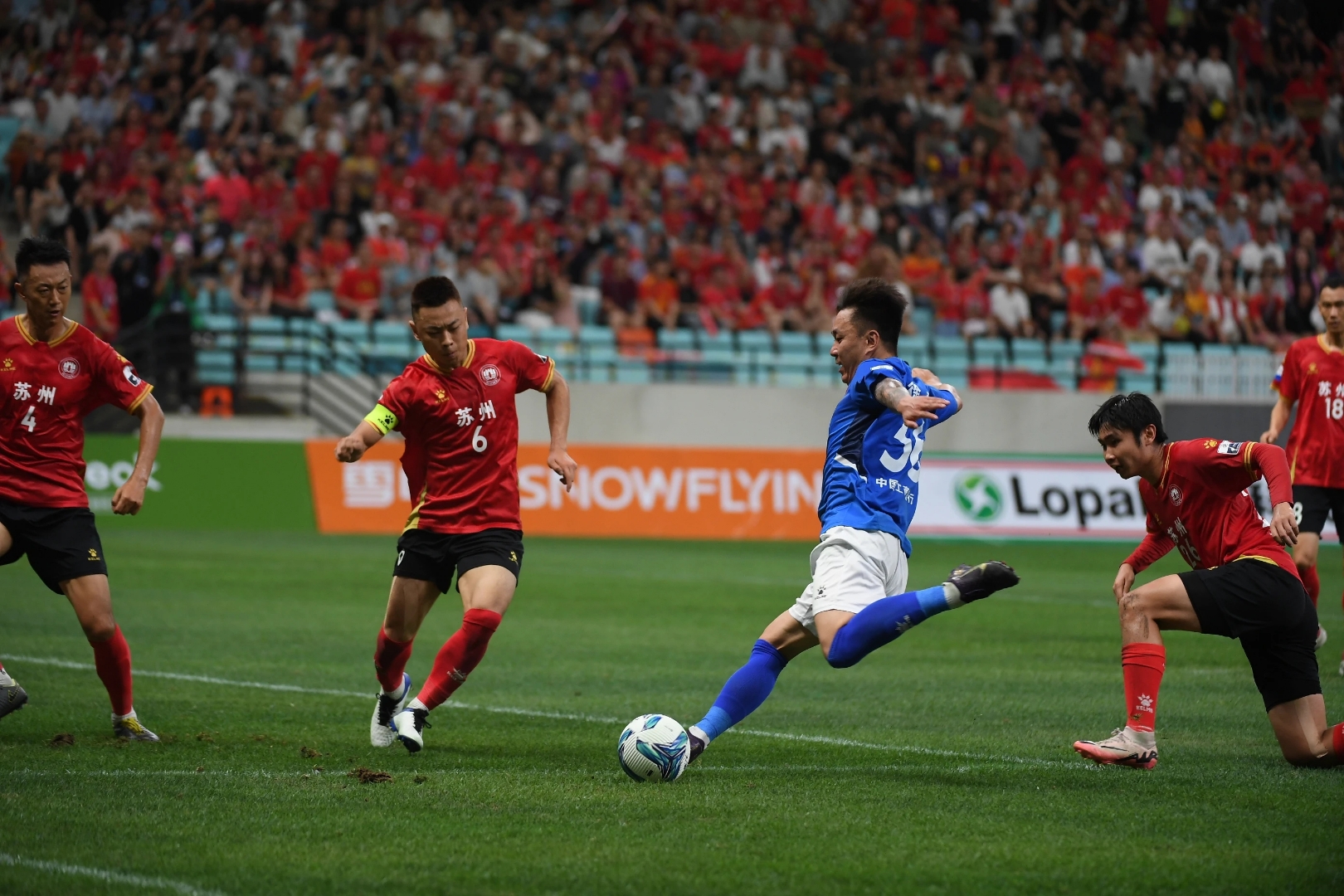 世界杯预选赛首回合对决在即!武汉三镇演练定位球,拜仁慕尼黑密集防守应对 世界杯预选赛首回合对决在即!武汉三镇演练定位球,拜仁慕尼黑密集防守应对